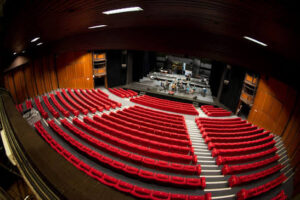 Lire la suite à propos de l’article École du spectateur du théâtre et des arts vivants
